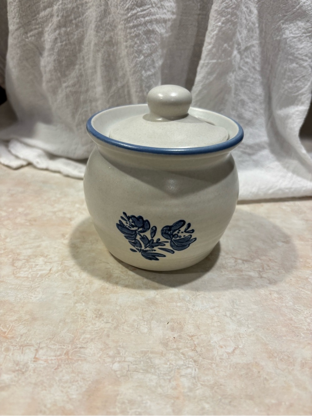 Pfaltzgraff USA Yorktowne Honey Pot Jam or Jelly Jar W Lid